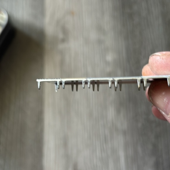 Multi metal tag punch assortment - Picture 6 of 6